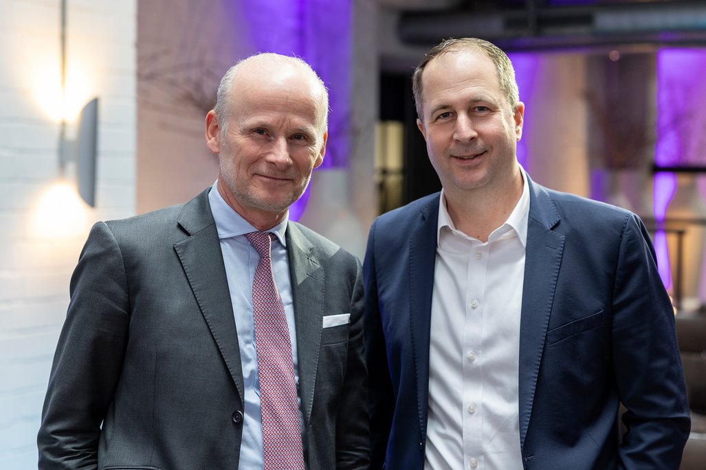 von li.: Joachim Pawlik, CEO der PAWLIK Group, und Jan Schepmann, Geschäftsführer von TÜV NORD Diagnostics Fotocredit: Thies Rätzke Images