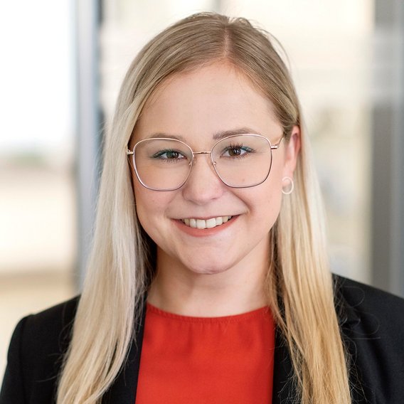 Portrait unserer Kollegin Julia. 