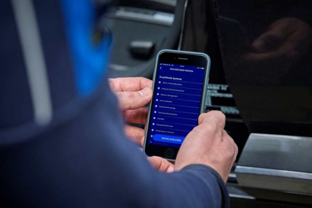 TÜV NORD und Carly machen mit der Onboard Car Diagnosis gespeicherte Fahrzeugdaten, Fehlereinträge und Kilometerstände aus verschiedenen Steuergeräten sichtbar. TÜV NORD und Carly machen mit der Onboard Car Diagnosis gespeicherte Fahrzeugdaten, Fehlereinträge und Kilometerstände aus verschiedenen Steuergeräten sichtbar.