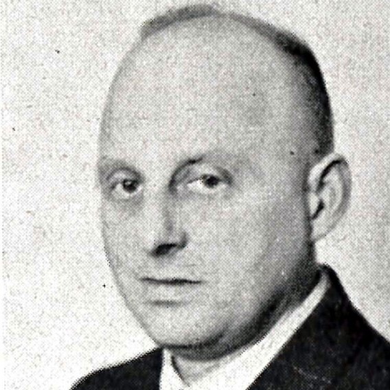 Vorstandsvorsitzender Gottlieb F​lach musste sein Amt 1938 abgeben, weil der Dortmunder Verein im TÜV Essen aufging.