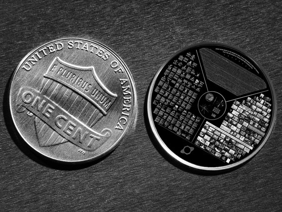 Eine US-Cent-Münze – und daneben das innovative Speichermedium Eine US-Cent-Münze – und daneben das innovative Speichermedium