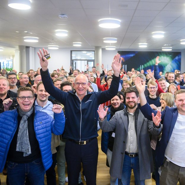 Cheering TÜV NORD team