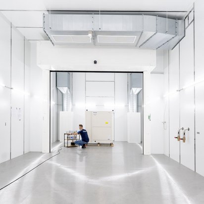 Der Wärmepumpenprüfstand von TÜV NORD gehört jetzt in den Kreis der von der EHPA autorisierten Labore. Bildquelle: Frauke Schumann/TÜV NORD AG Der Wärmepumpenprüfstand von TÜV NORD gehört jetzt in den Kreis der von der EHPA autorisierten Labore. Bildquelle: Frauke Schumann/TÜV NORD AG