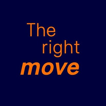 Dunkelblauer Hintergrund mit orangefarbener Schrift, die den Text ‚The right move‘ zeigt. Das Wort ‚move‘ ist fett und kursiv hervorgehoben.