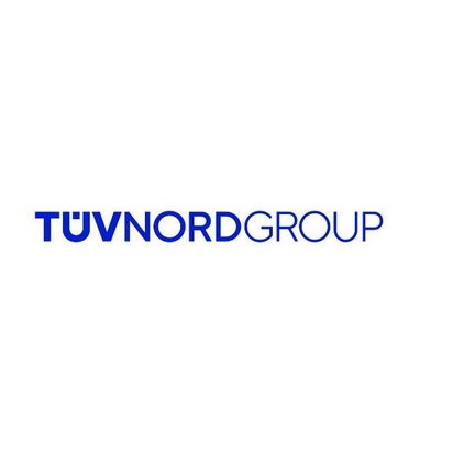Das Logo der TÜV NORD GROUP. Die Buchstaben 'TÜV NORD' sind dunkelblau, während 'GROUP' in einem helleren Blau dargestellt ist. Das Logo ist horizontal ausgerichtet und zentriert auf einem weißen Hintergrund