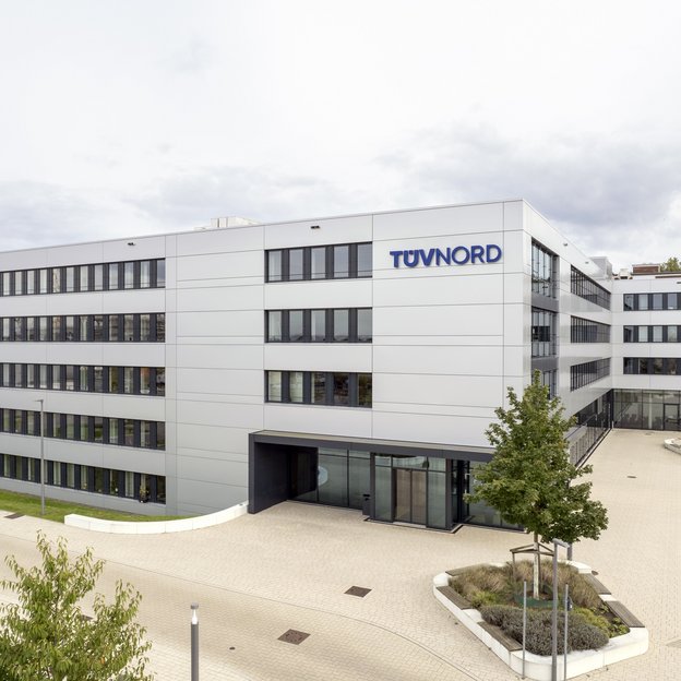 Auf dem Bild ist der TÜV NORD-Standort in Essen zu sehen