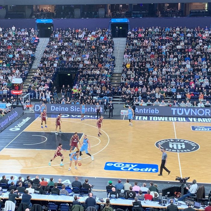 Basketball Towers game